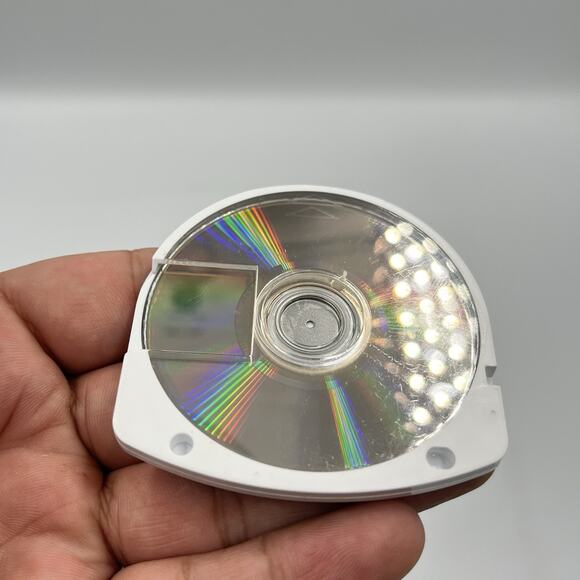 Ratchet & Clank Size Matters Sony PSP 2007 Playstation Portable UMD Game Only - Picture 3 of 4